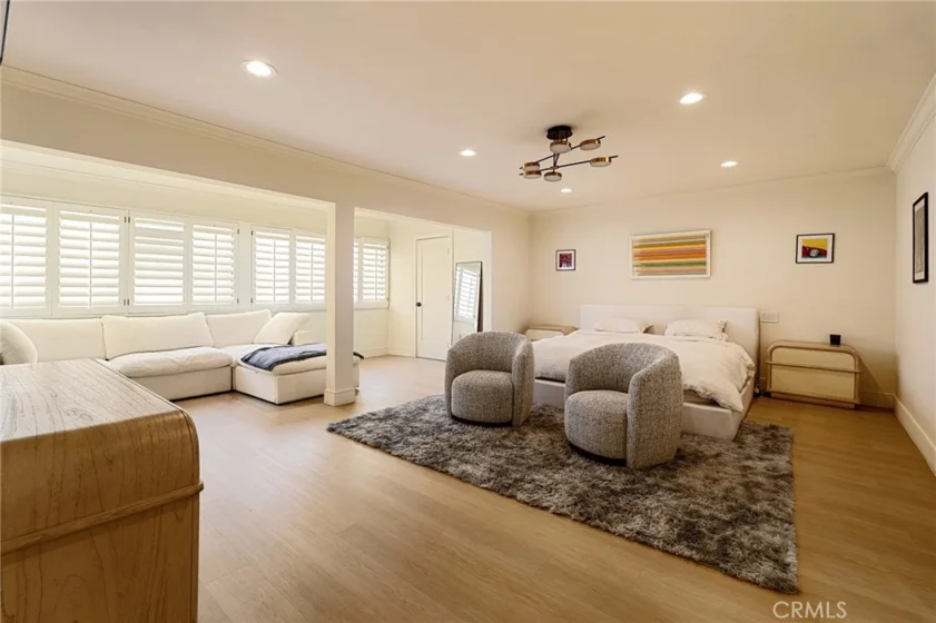 5315 Yarmouth Avenue #104 photo 16