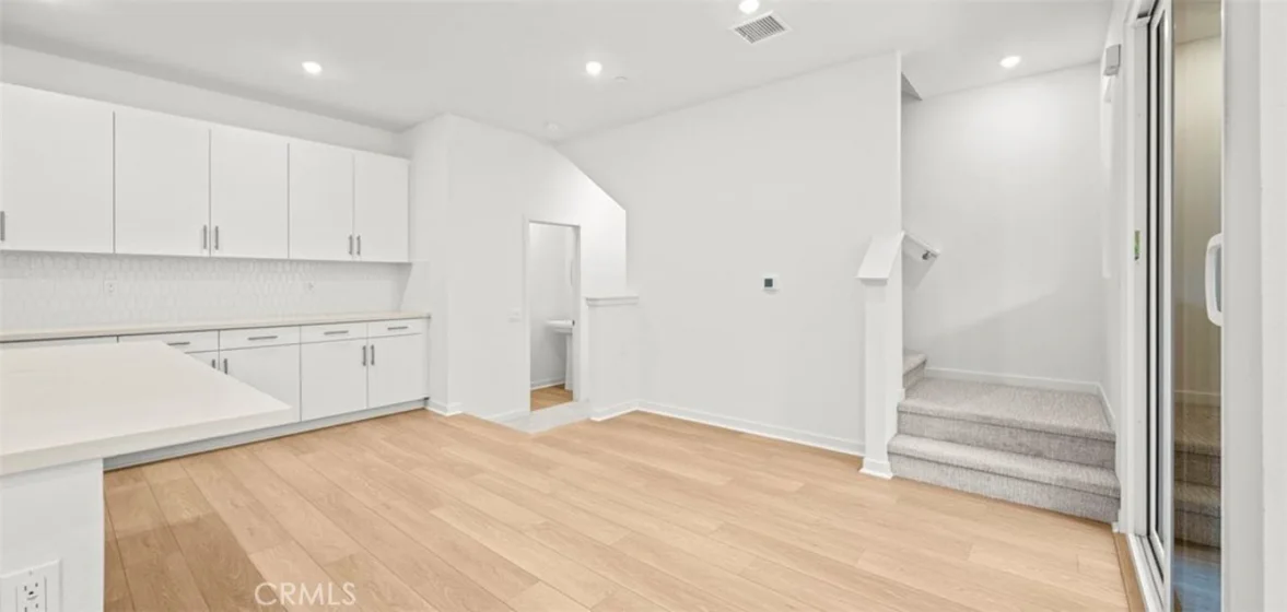 107 S Laxore Street #404 photo 3