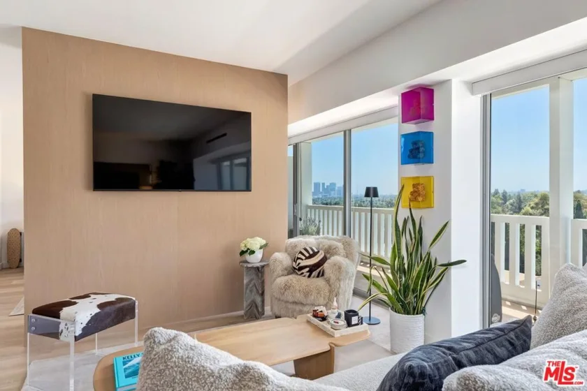 999 N Doheny Drive #601 photo 10