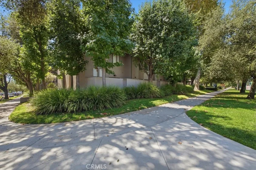 1310 E Orange Grove #102 photo 9