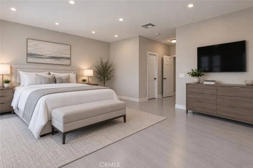 1136 N Euclid #14 photo 5