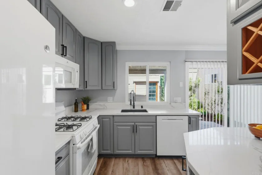 9416 Carlton Oaks Drive #B photo 8