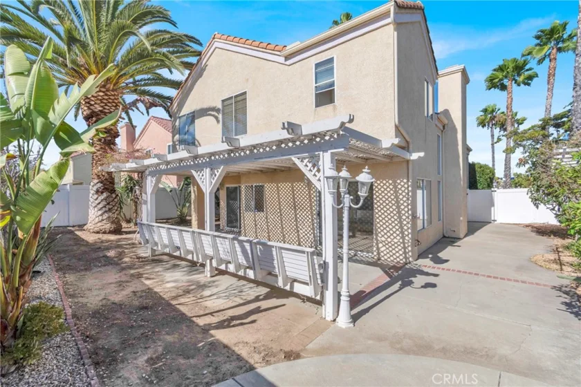 39909 Via Castana photo 32