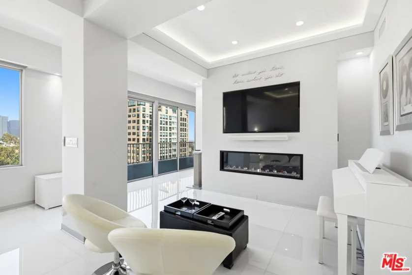 10501 Wilshire Boulevard #1007 photo 13