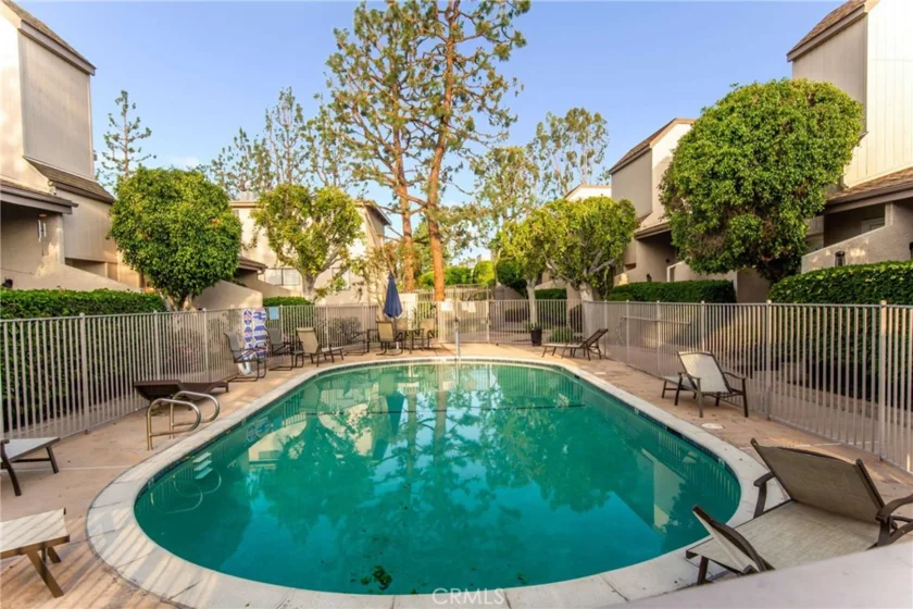 15133 Magnolia Boulevard #D photo 17