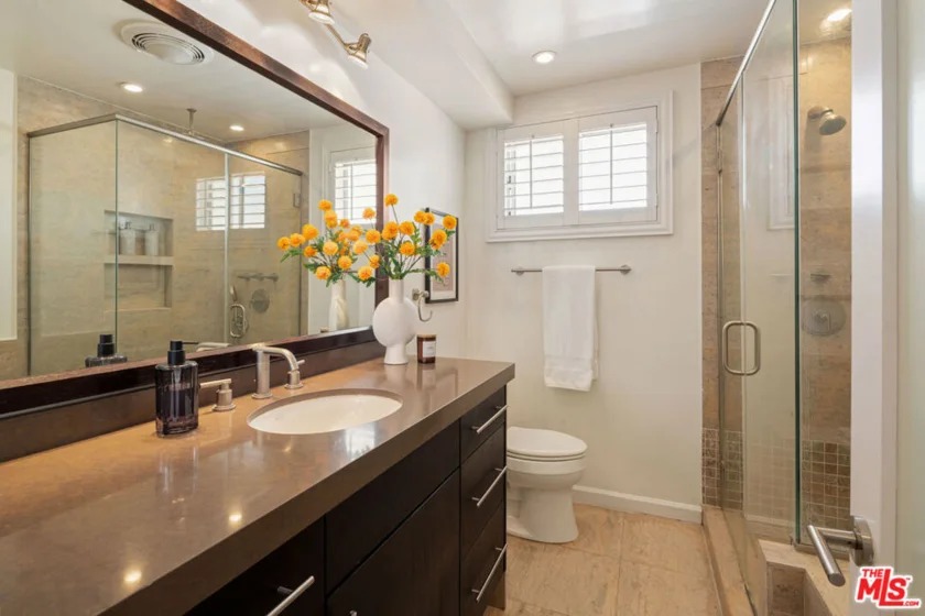 1221 N Kings Road #307 photo 11