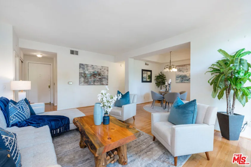 1516 S Beverly Drive #202 photo 1