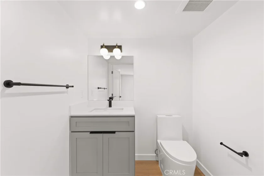 176 N Catalina Avenue #404 photo 28