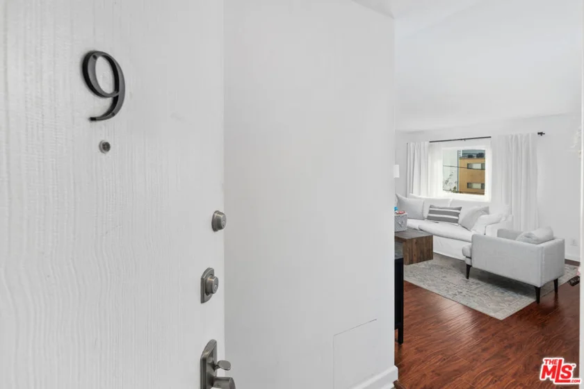 11836 Mayfield Avenue #9 photo 1