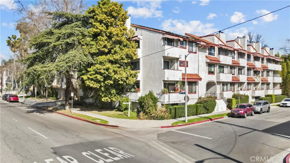 4542 Coldwater Canyon Avenue #2 photo 1