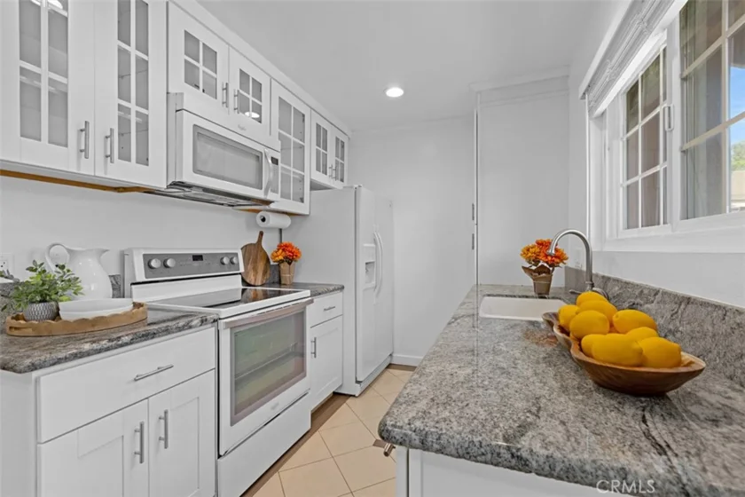 254 Streamwood photo 15