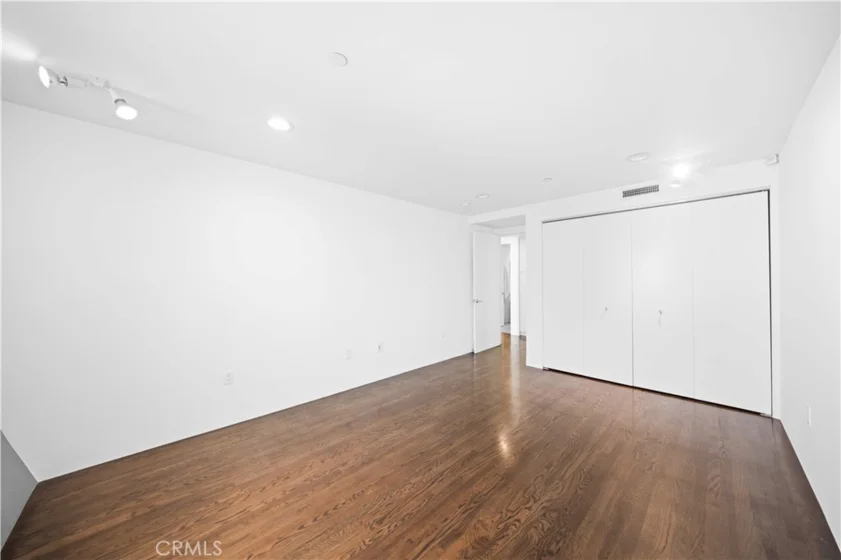 719 Venice Boulevard photo 29