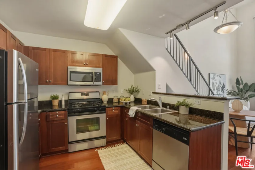 100 S Alameda Street #401 photo 11
