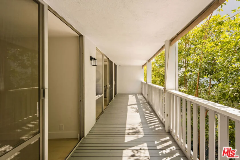 848 N Kings Road #208 photo 29