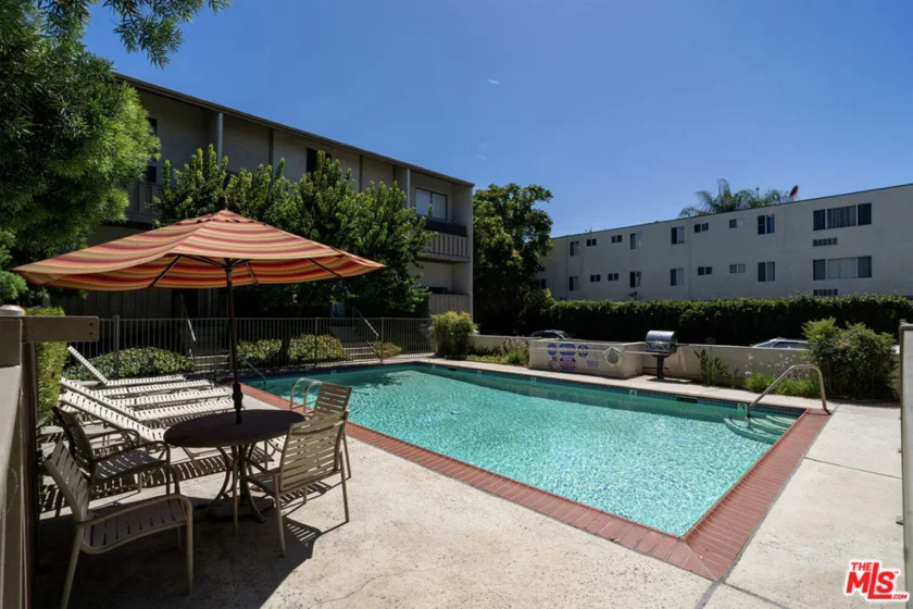 18445 Hatteras Street #504 photo 12
