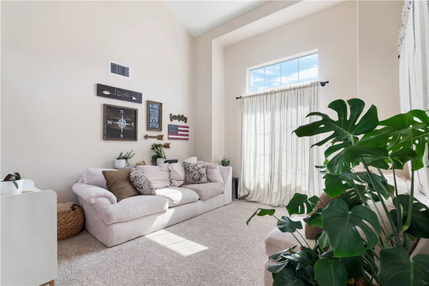 33611 Delphinium Lane photo 4