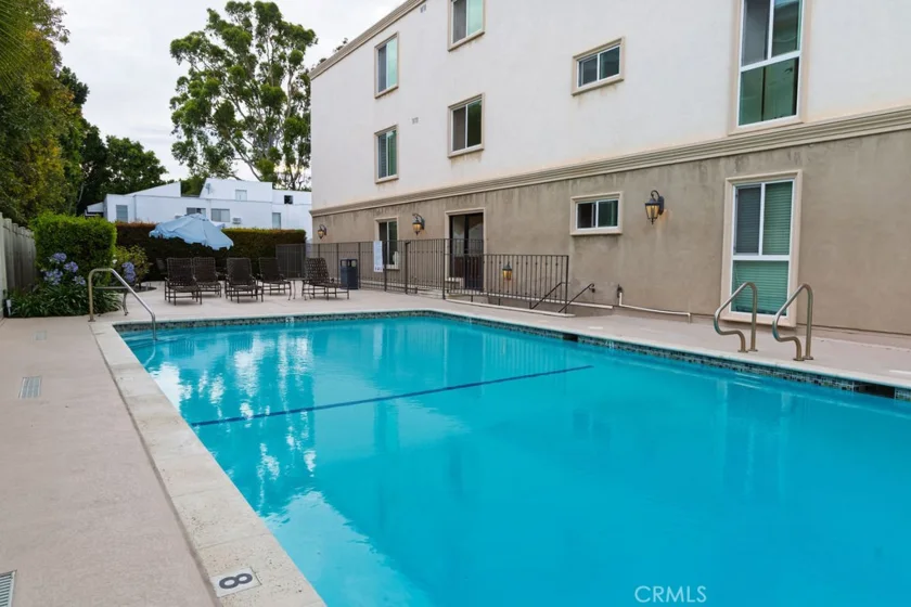 15344 Weddington Street #104 photo 22