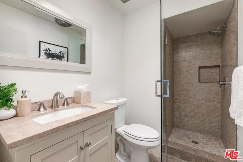 909 N Sierra Bonita Avenue #314 photo 24