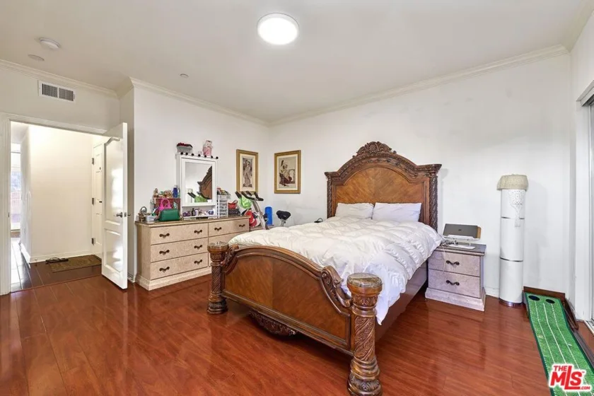 1025 Dewey Avenue #202 photo 3