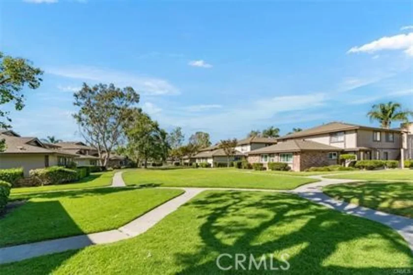 1709 Normandy Place #B photo 1