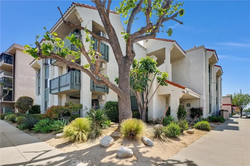 4515 California Avenue #301 photo 1