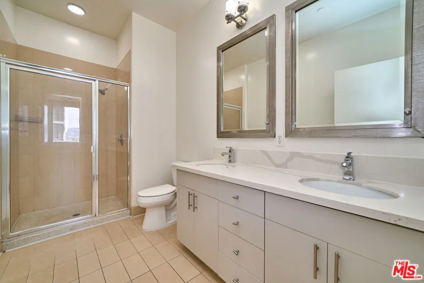 3810 Wilshire Boulevard #1001 photo 34