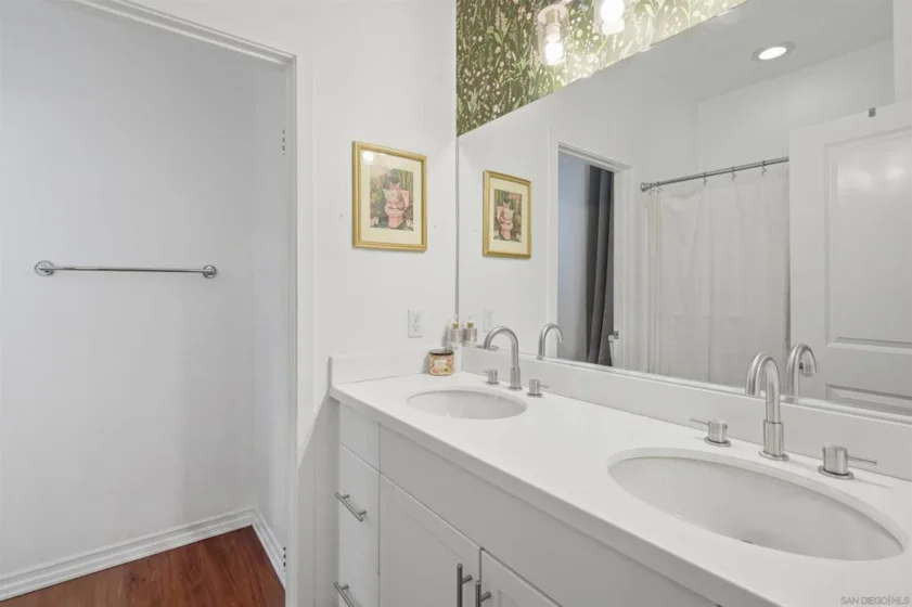 325 Royal Gln #608 photo 22
