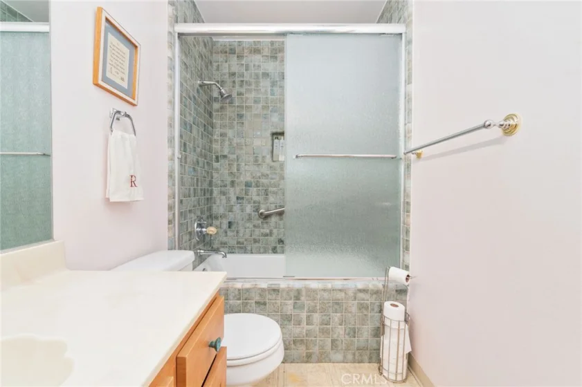 106 N Western #302 photo 15