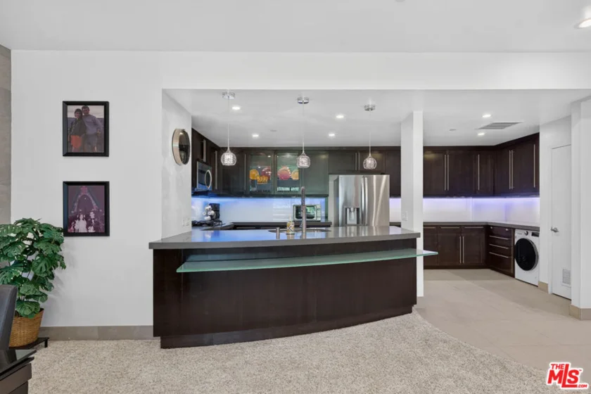 324 N Palm Drive #404 photo 14
