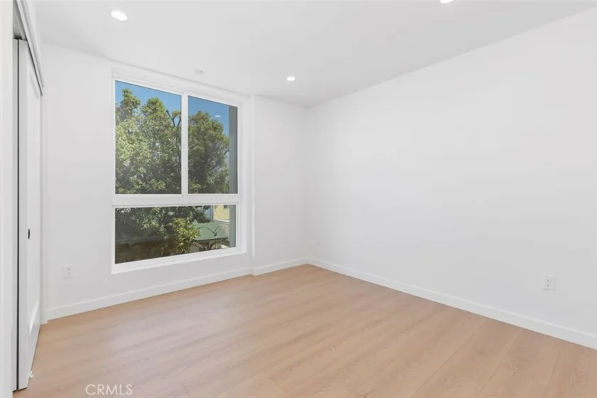 176 N Catalina Avenue #403 photo 20