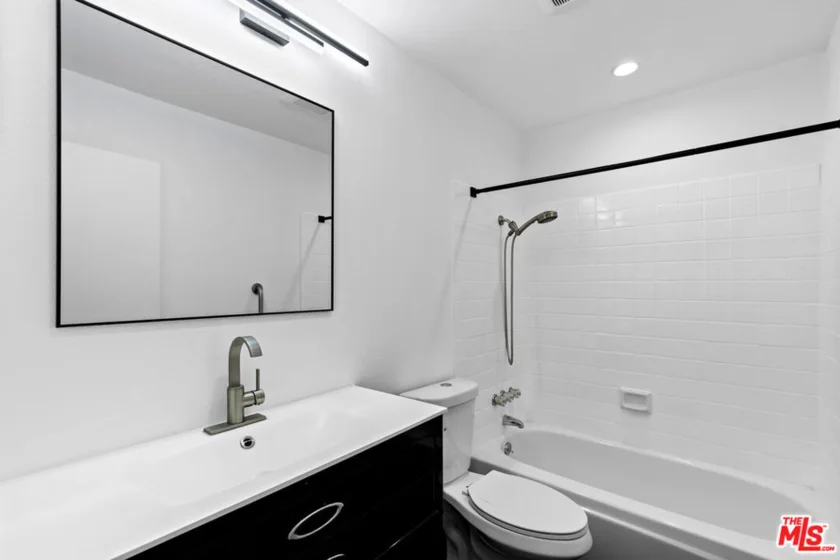 5320 Zelzah Avenue #214 photo 11