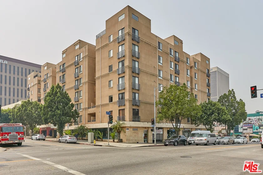 625 S Berendo Street #209 photo 1