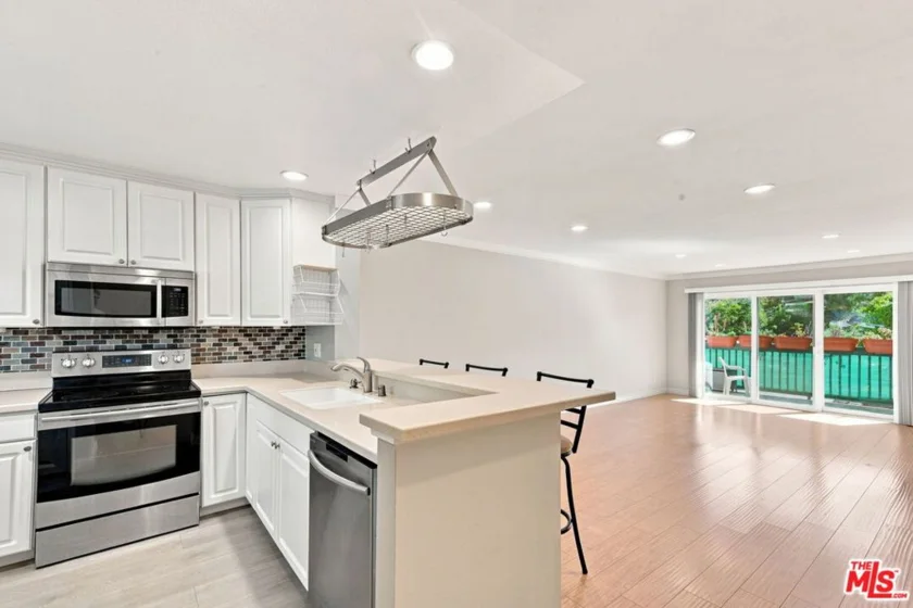 2940 N Verdugo Road #213 photo 3