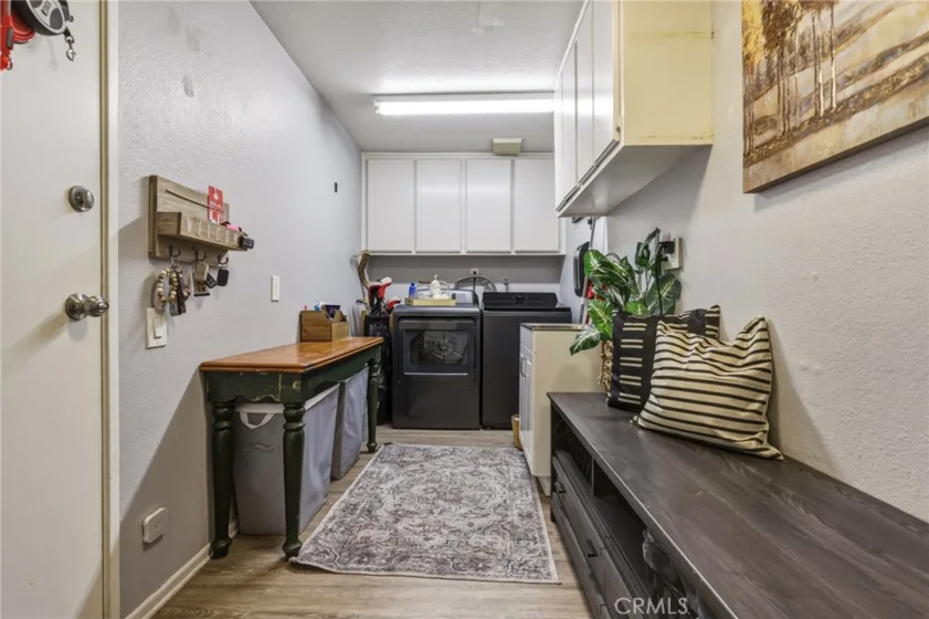 8927 Cedros #14 photo 24