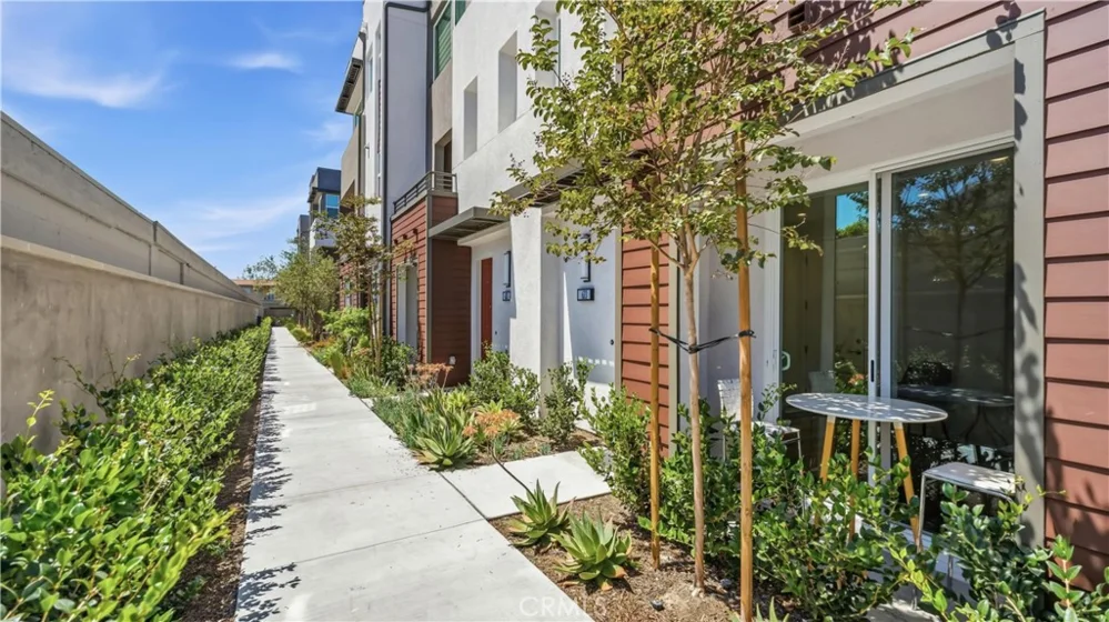 633 S Lyon Street photo 31