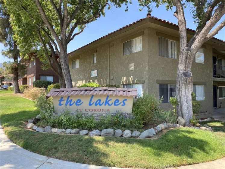 1598 Border Avenue #B photo 1