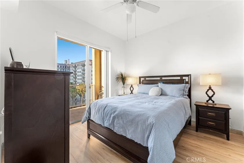 488 E Ocean #809 photo 13