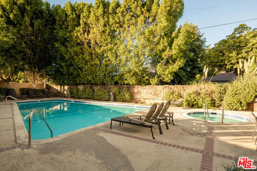 13331 Moorpark Street #233 photo 28