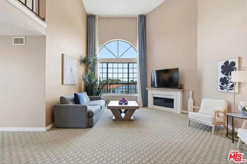 1457 Reeves Street #301 photo 2