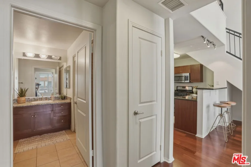 100 S Alameda Street #401 photo 12