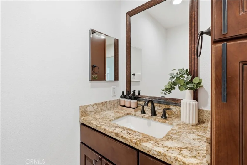 531 W Alton #B photo 15