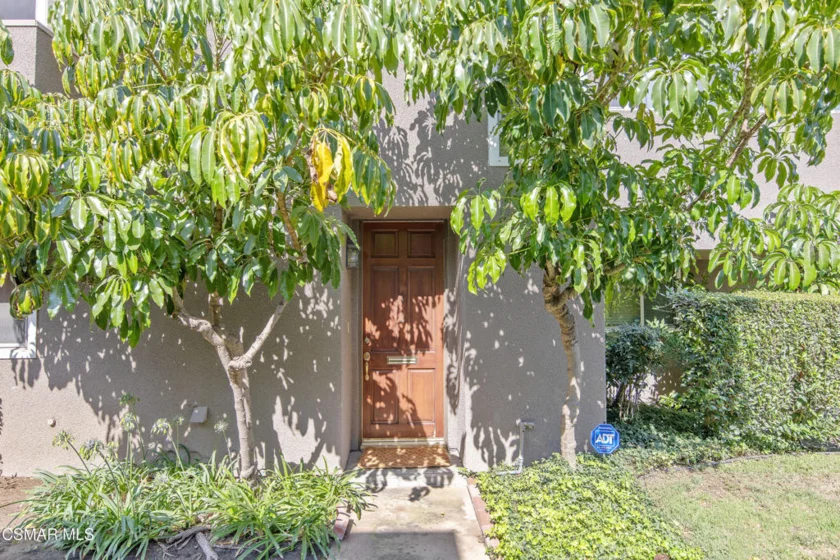 18134 Killion Street #2 photo 1