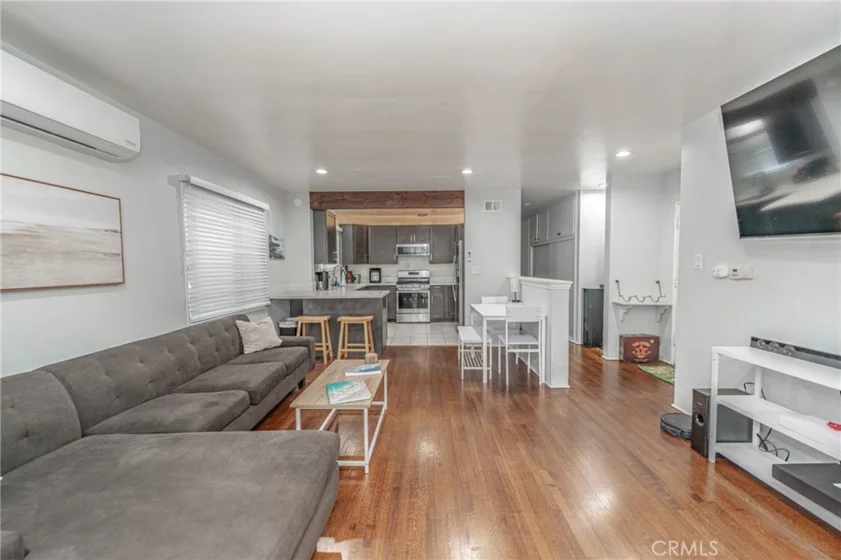 325 Cedar photo 5