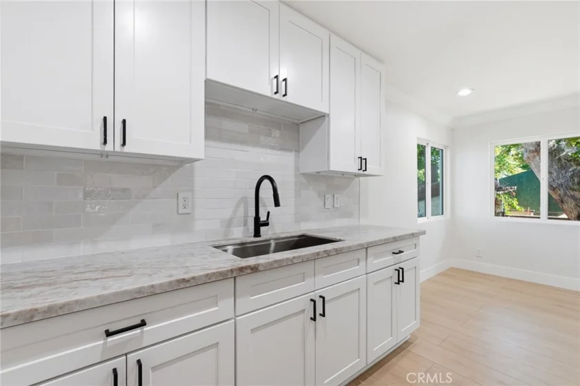 7439 Woodman Avenue #54 photo 8
