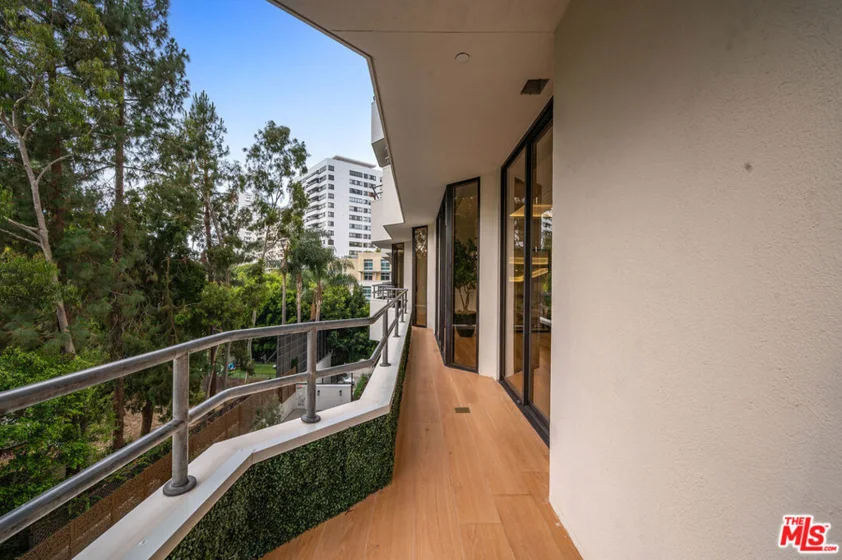 10601 Wilshire Boulevard #504 photo 33