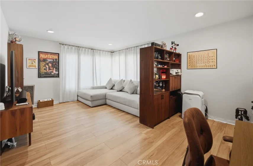 1327 E Appleton Street photo 9