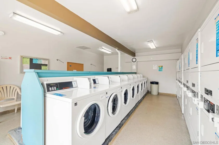 3050 Rue Dorleans #401 photo 11