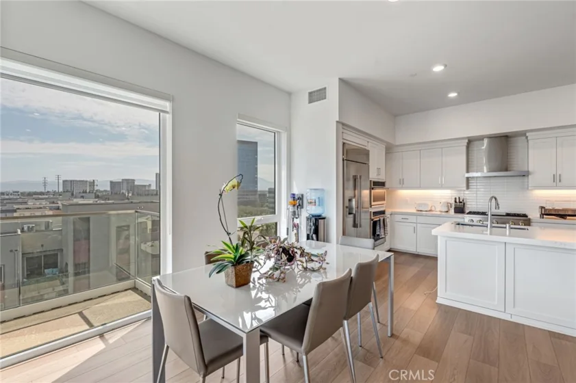 4600 Rivington photo 9