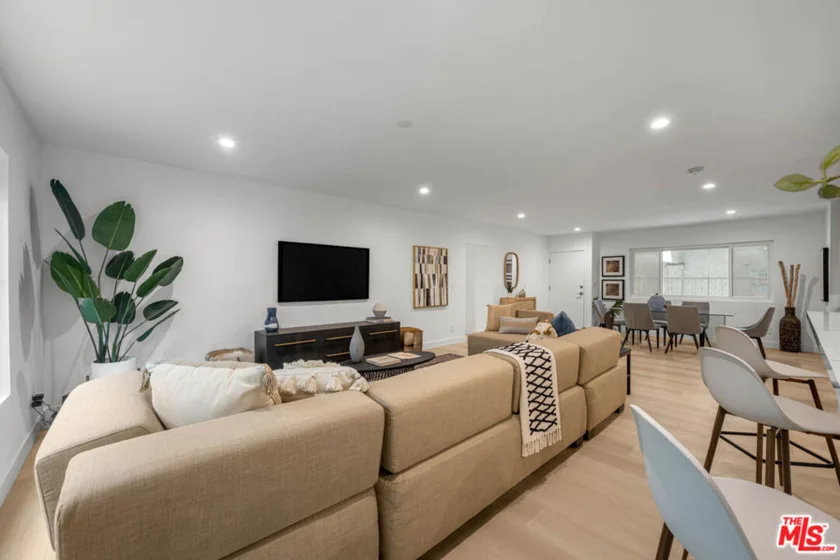5301 Yarmouth Avenue #2 photo 13