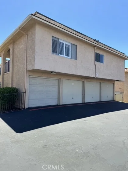 831 Las Lomas Drive photo 6